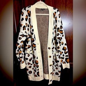 Women’s Beautiful Leopard Boyfriend Sweater